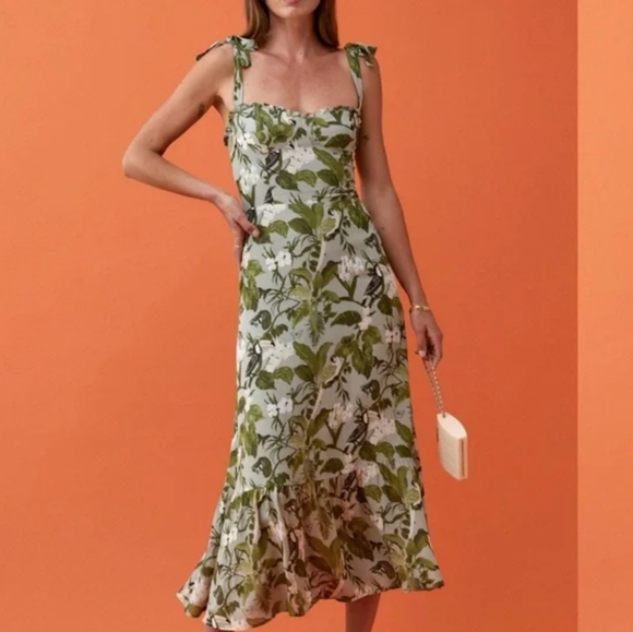 Reformation Dresses & Skirts - Reformation Nikita Sage Tropical Print Midi Dress